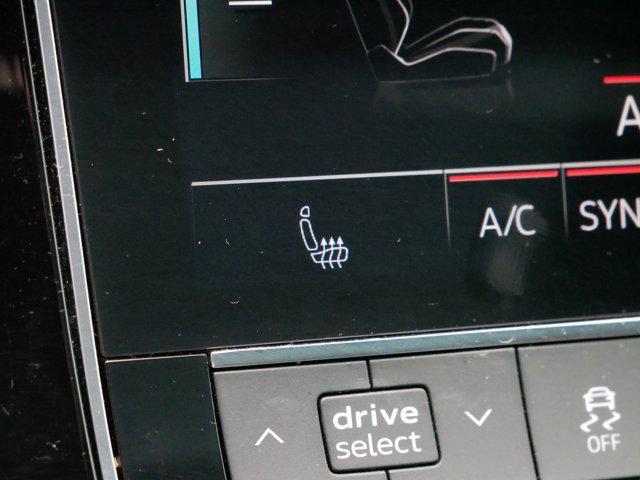 Photo of 2022 White Audi Q7