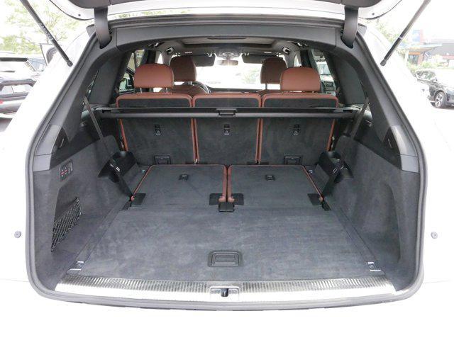 Photo of 2022 White Audi Q7