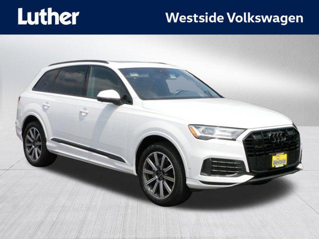 Photo of 2022 White Audi Q7