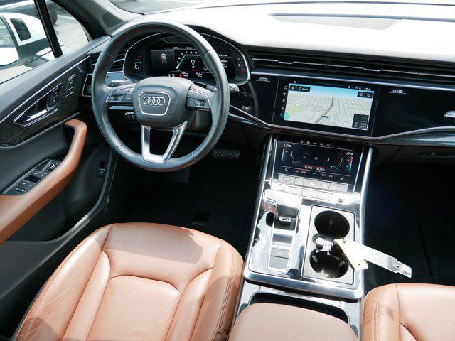 Photo of 2022 White Audi Q7