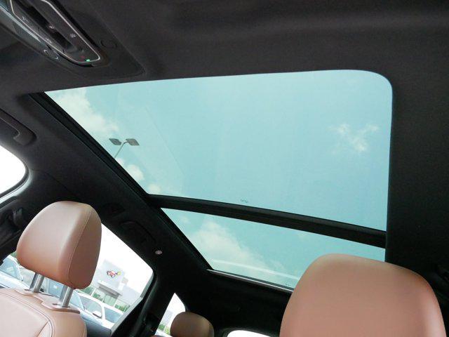 Photo of 2022 White Audi Q7