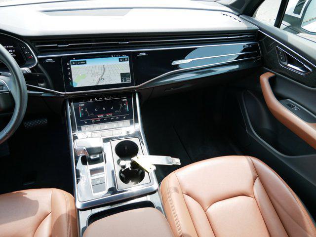 Photo of 2022 White Audi Q7