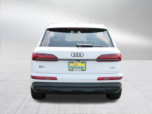 Photo of 2022 White Audi Q7