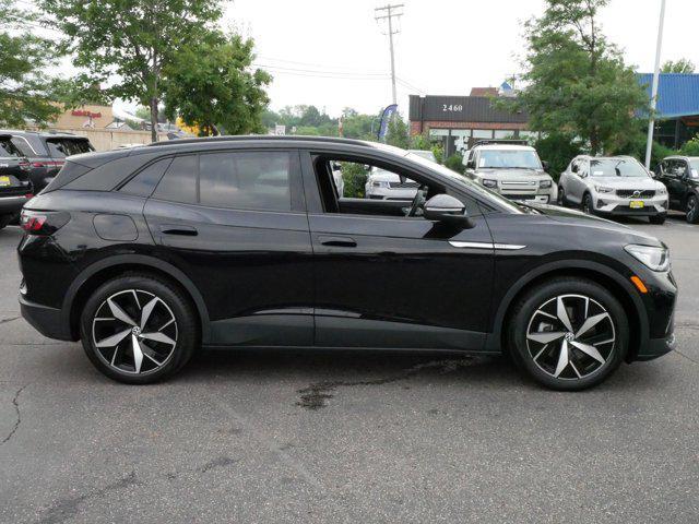 Photo of 2023 Deep Black Pearl Volkswagen ID.4