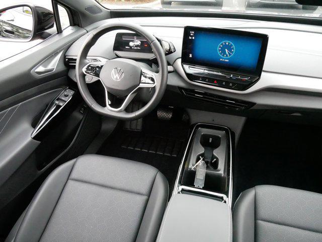 Photo of 2023 Deep Black Pearl Volkswagen ID.4