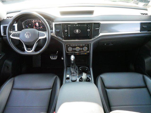 Photo of 2022 Tourmaline Blue Metallic Volkswagen Atlas