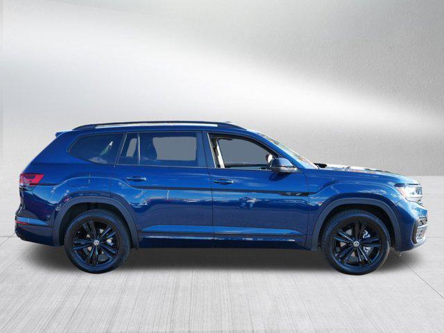 Photo of 2022 Tourmaline Blue Metallic Volkswagen Atlas