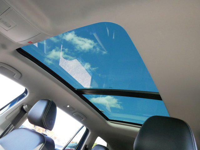 Photo of 2022 Tourmaline Blue Metallic Volkswagen Atlas