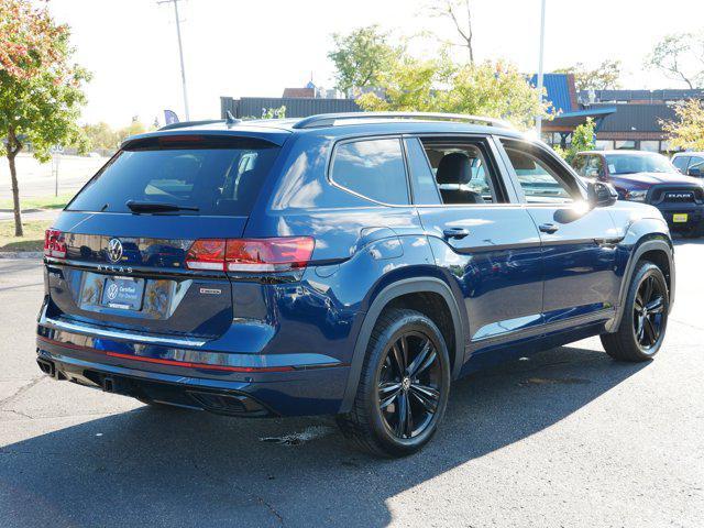 Photo of 2022 Tourmaline Blue Metallic Volkswagen Atlas