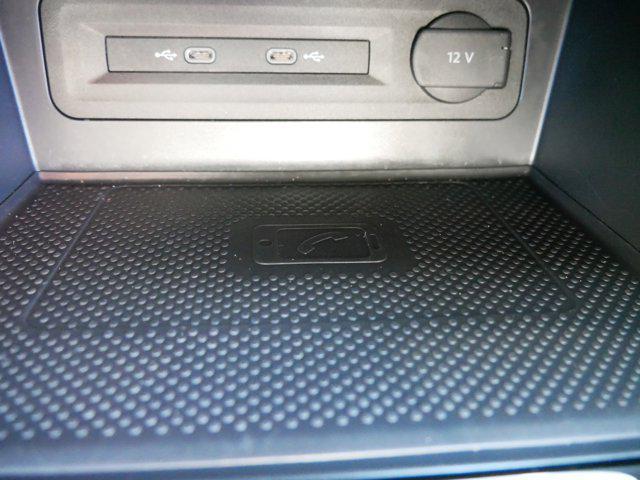 Photo of 2022 Tourmaline Blue Metallic Volkswagen Atlas