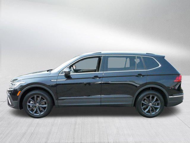 Photo of 2022 Deep Black Pearl Volkswagen Tiguan