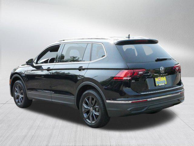 Photo of 2022 Deep Black Pearl Volkswagen Tiguan