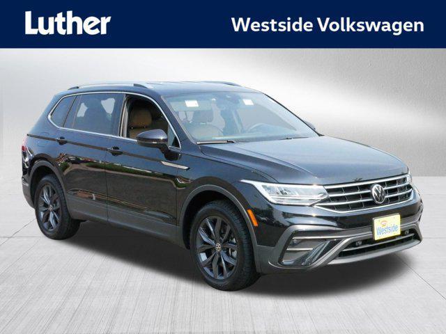 Photo of 2022 Deep Black Pearl Volkswagen Tiguan