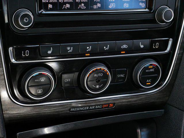 Photo of 2016 Black Uni Volkswagen Passat