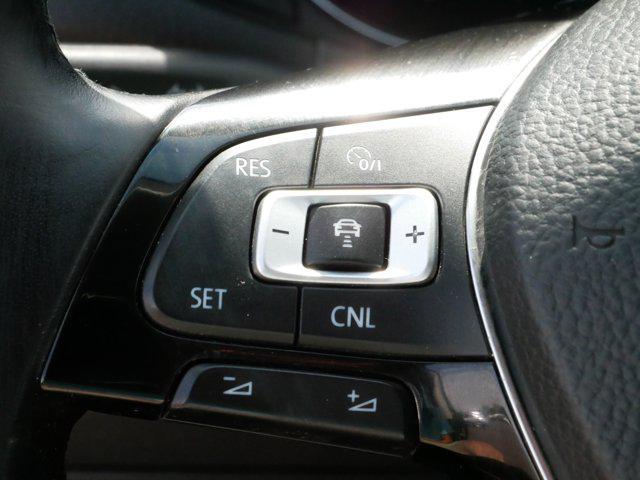 Photo of 2016 Black Uni Volkswagen Passat
