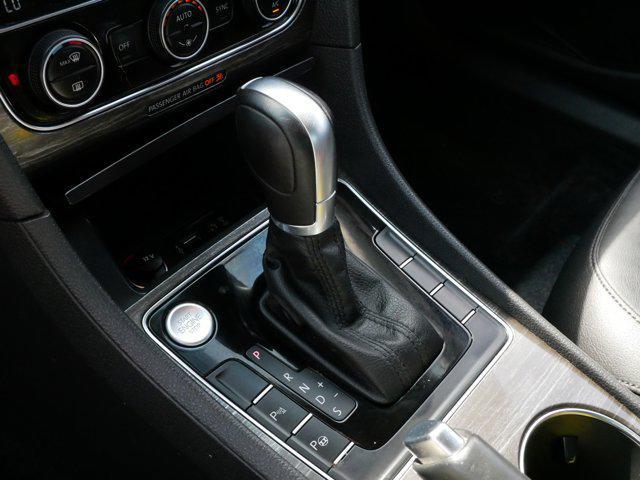 Photo of 2016 Black Uni Volkswagen Passat