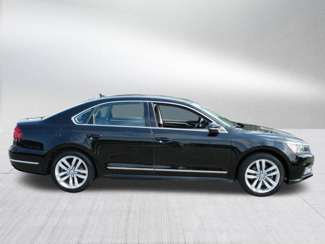 Photo of 2016 Black Uni Volkswagen Passat