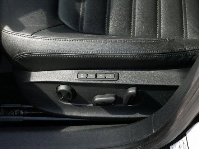 Photo of 2016 Black Uni Volkswagen Passat