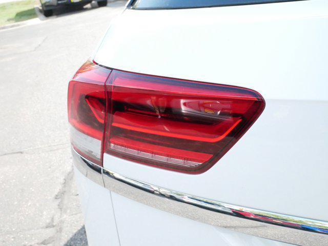 Photo of 2022 Pure White Volkswagen Atlas Cross Sport