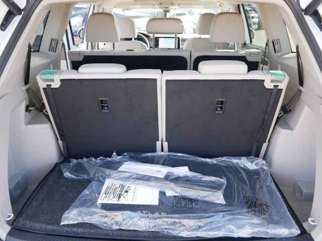 Photo of 2025 Mountain Lake Blue Metallic Volkswagen Atlas