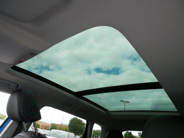 Photo of 2024 Cornflower Blue Volkswagen Taos