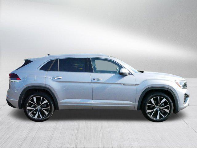 Photo of 2024 Silver Mist Metallic Volkswagen Atlas Cross Sport