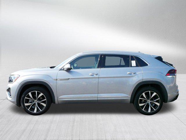 Photo of 2024 Silver Mist Metallic Volkswagen Atlas Cross Sport