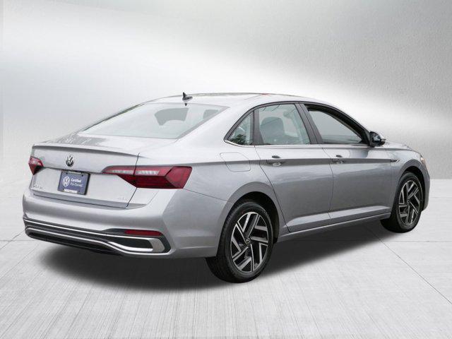 Photo of 2024 Pyrite Silver Metallic Volkswagen Jetta