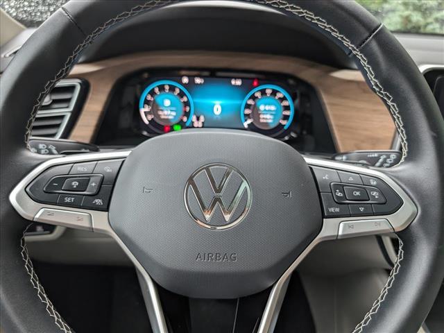 Photo of 2024 Pure White Volkswagen Atlas