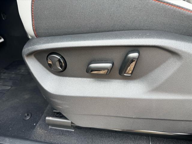 Photo of 2025 Pure Gray Volkswagen Atlas