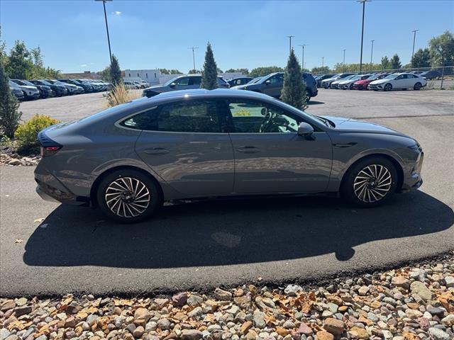 Photo of 2025 Blue Hyundai SONATA Hybrid