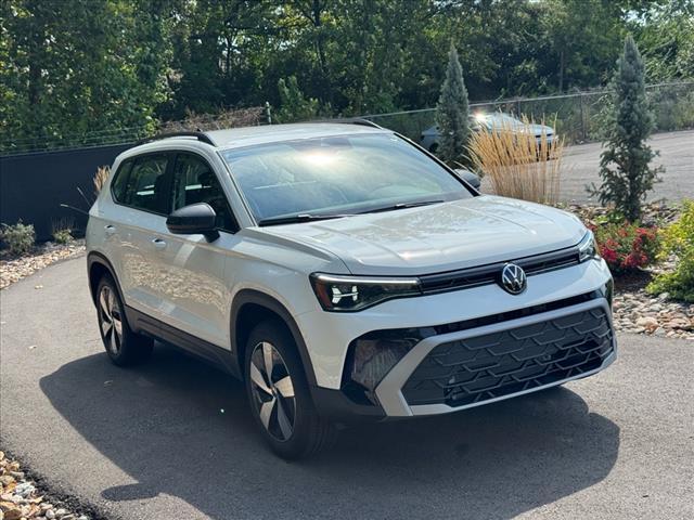 Photo of 2025 Pure White Volkswagen Taos