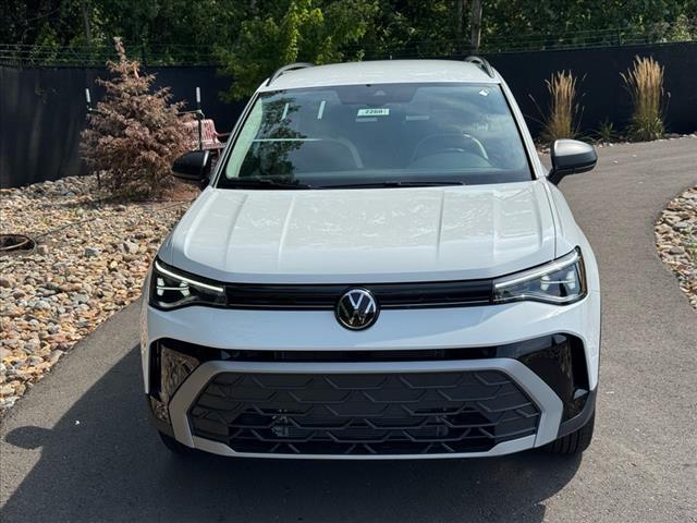 Photo of 2025 Pure White Volkswagen Taos