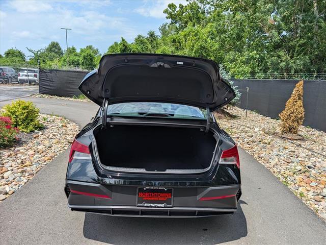 Photo of 2024 Black Abyss Hyundai ELANTRA HEV
