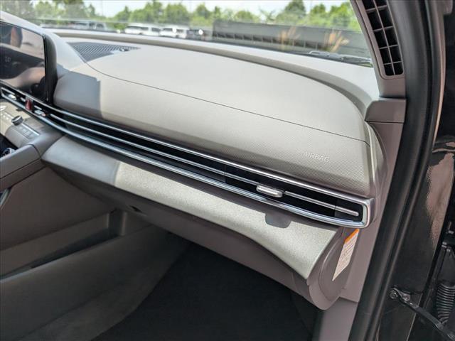 Photo of 2024 Black Abyss Hyundai ELANTRA HEV