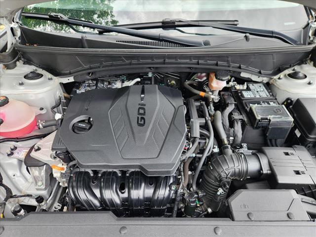 Photo of 2022 Silver Metallic Hyundai TUCSON