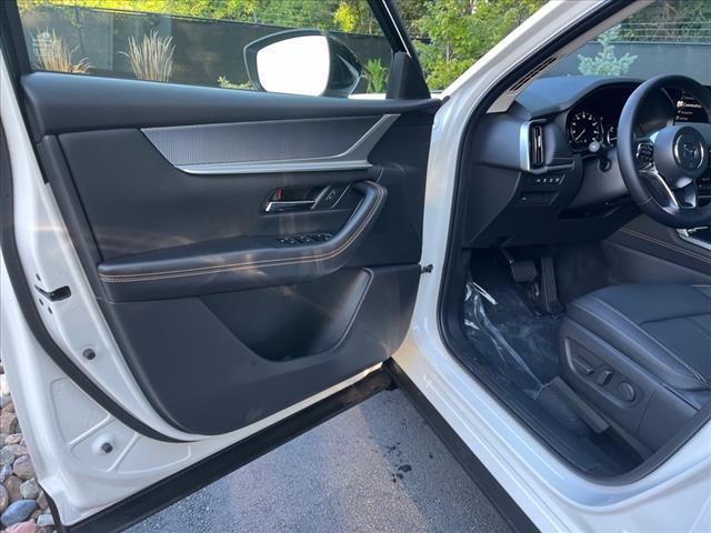 Photo of 2025 Rhodium White Premium Mazda CX-70