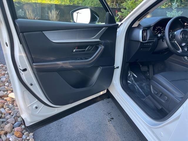 Photo of 2025 Rhodium White Premium Mazda CX-70
