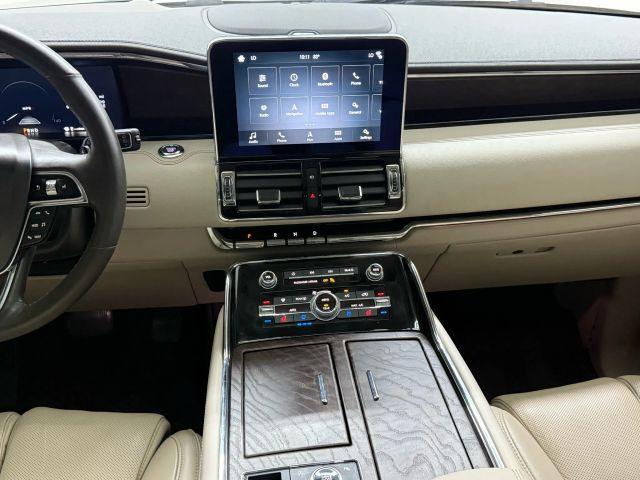 Photo of 2019 Mocha Lincoln Navigator