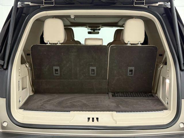 Photo of 2019 Mocha Lincoln Navigator