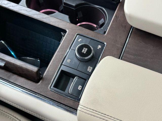 Photo of 2019 Mocha Lincoln Navigator
