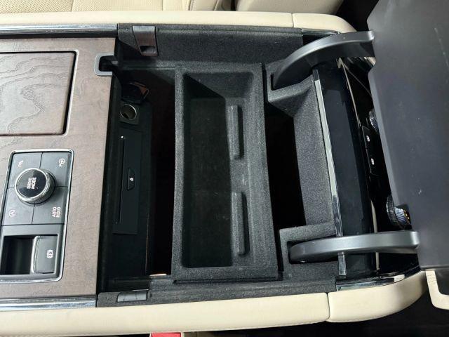 Photo of 2019 Mocha Lincoln Navigator