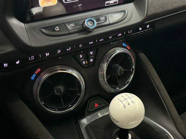Photo of 2018 White Chevrolet Camaro
