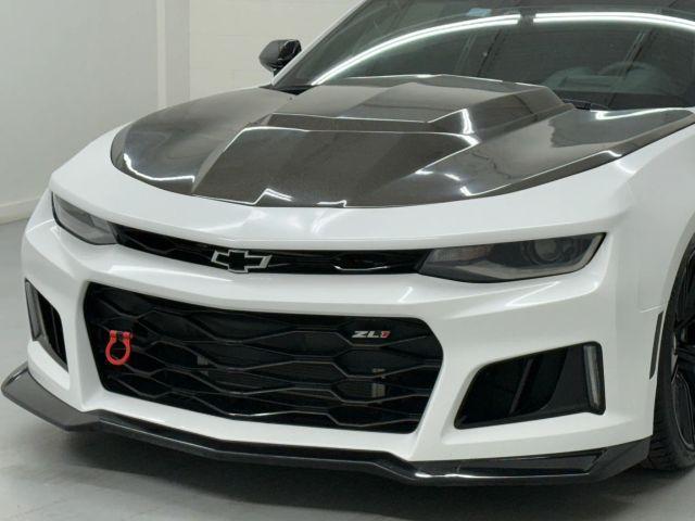 Photo of 2018 White Chevrolet Camaro