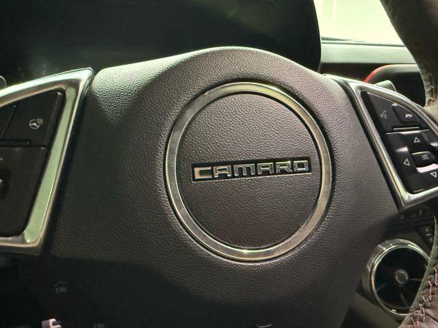 Photo of 2018 White Chevrolet Camaro