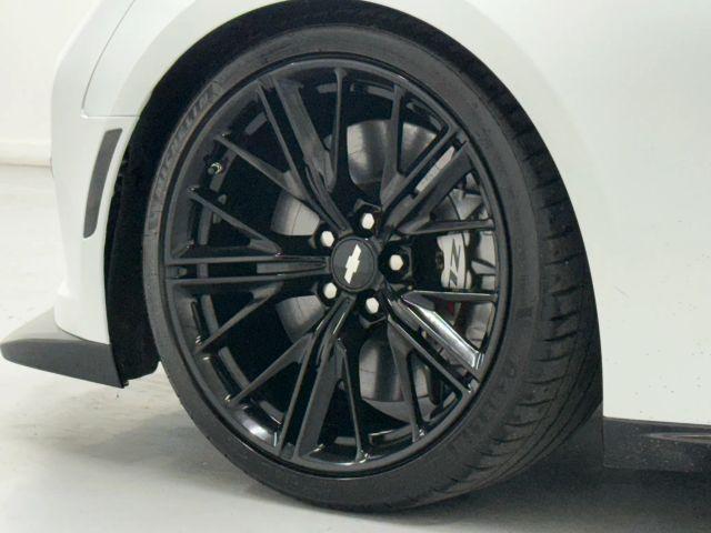 Photo of 2018 White Chevrolet Camaro
