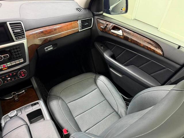 Photo of 2016 Black Mercedes-Benz GL-Class