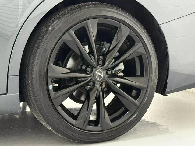 Photo of 2022 Gray Lexus ES 350