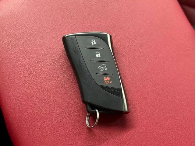 Photo of 2022 Gray Lexus ES 350