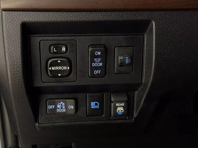 Photo of 2021 Blue Toyota Tundra